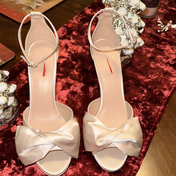 Kate Spade Bridal Bow Sandals - Picture 3 of 6